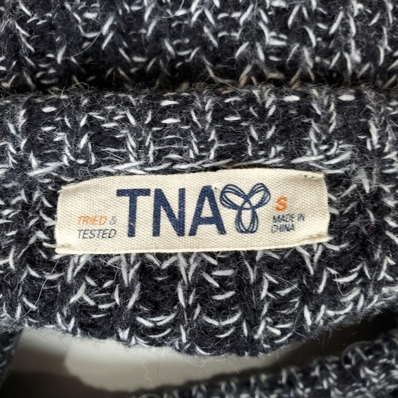 Aritzia TNA Crewneck Black White Marled Wool Angora Cashmere Sweater  Small - Picture 2 of 10